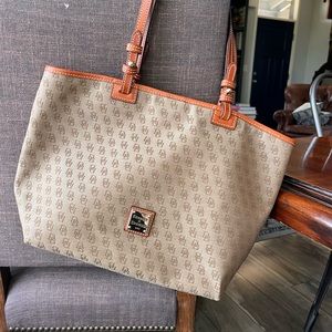 Dooney & Bourke Bag